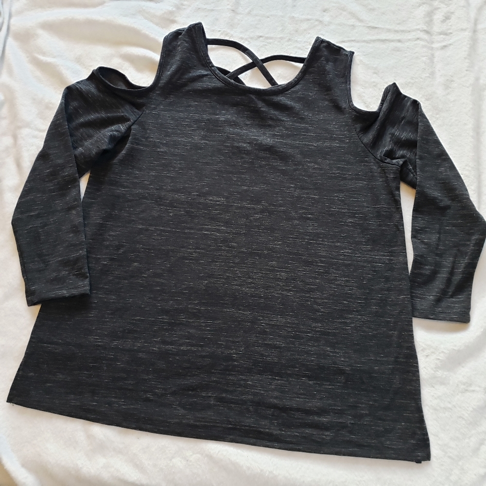 Lane Bryant heather gray cold shoulder top 14/16